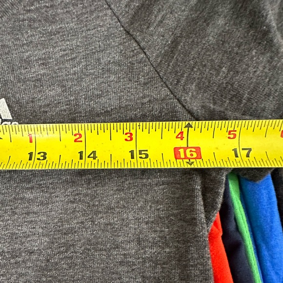 Adidas NWOT Nebraska Huskers Cornhuskers V Neck Short Sleeve Charcoal Tee - Picture 10 of 10